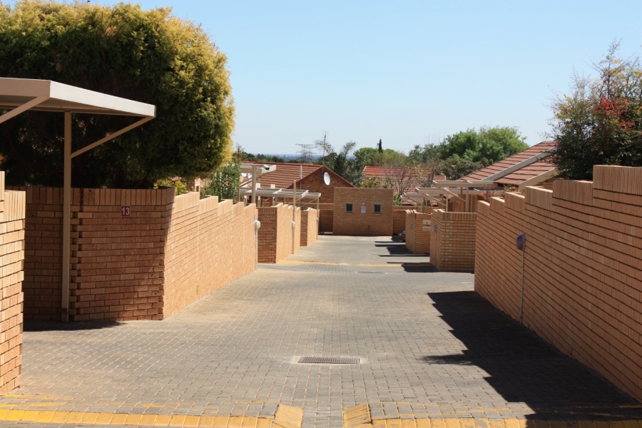 3 Bedroom Property for Sale in Langenhovenpark Free State